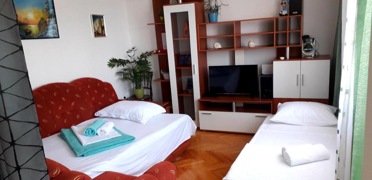 Mateo Apartment ดูกีรัท ภายนอก รูปภาพ