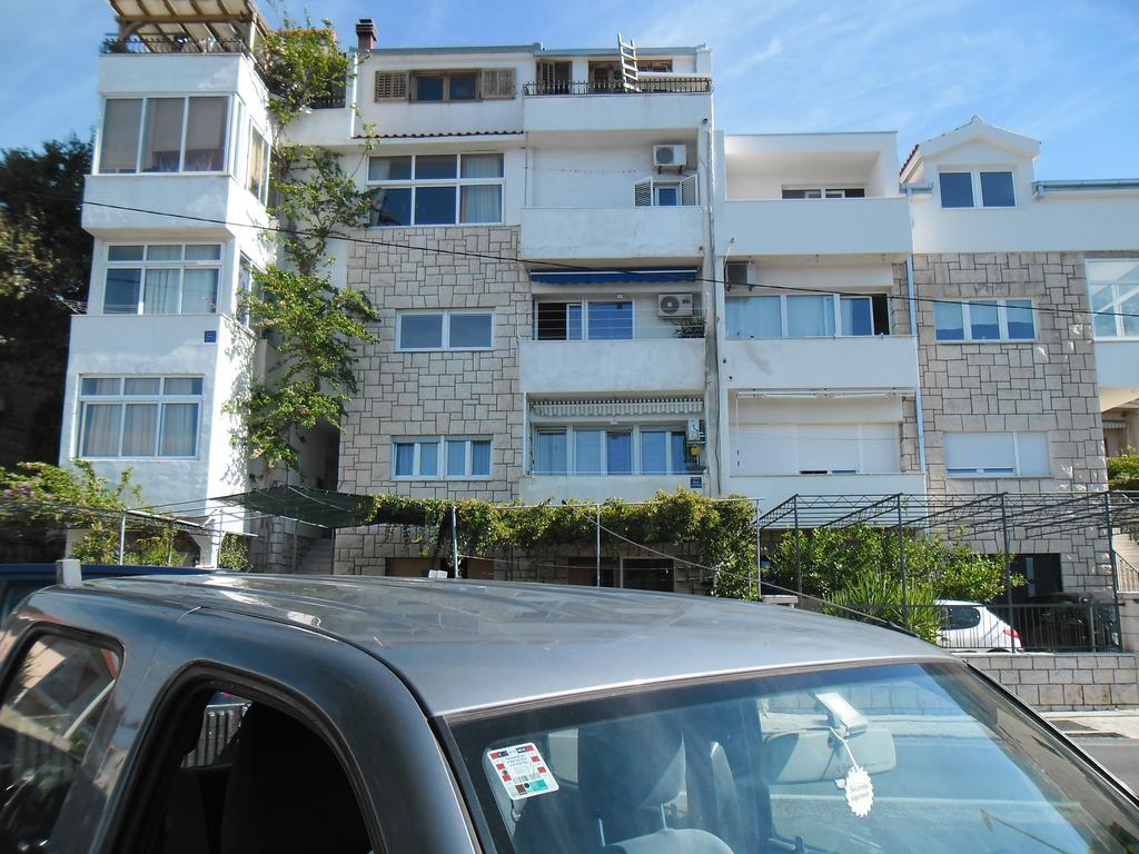 Mateo Apartment ดูกีรัท ภายนอก รูปภาพ