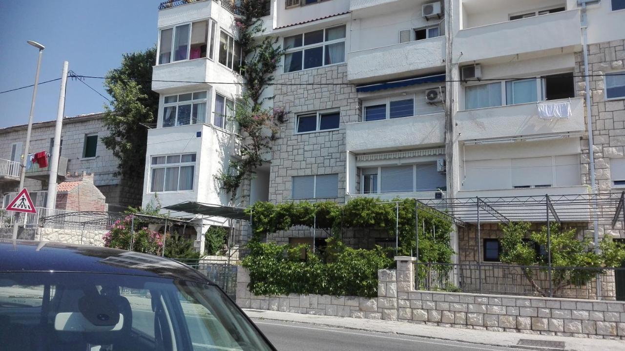 Mateo Apartment ดูกีรัท ภายนอก รูปภาพ